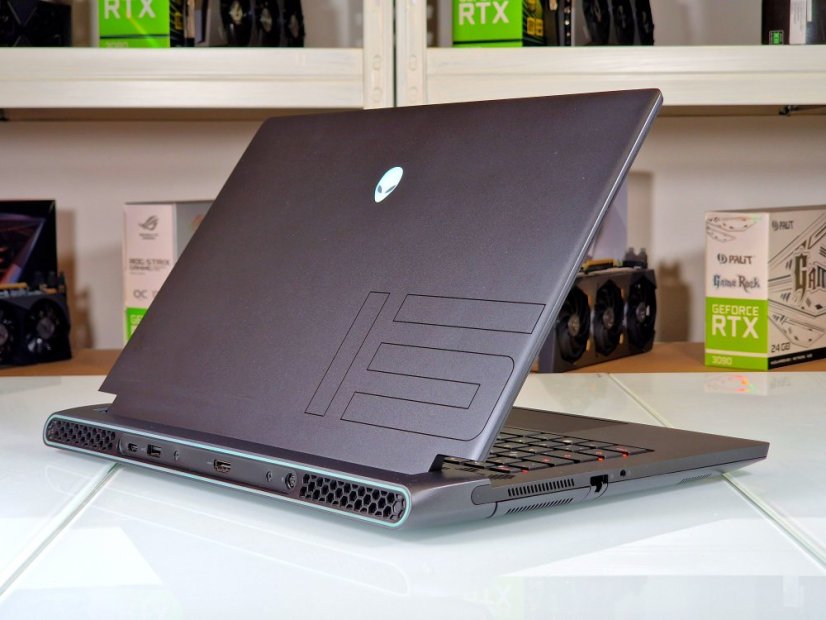 Herní notebook Dell Alienware M15 R6 - ZÁRUKA 12M | 15,6" QHD | Intel Core i7-11800H | RTX 3060 6GB | 16GB | 1000 SSD | WIN11