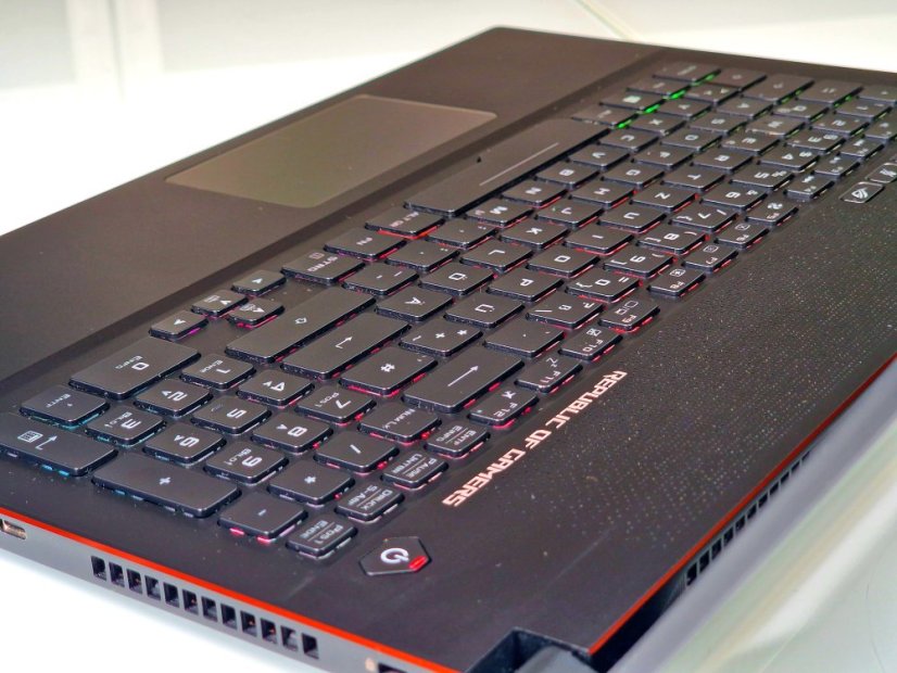 Herný notebook ASUS Zephyrus M • ZÁRUKA 12M • 15,6 144Hz FHD • Intel Core i7-8750H • GTX 1070 8GB • 16GB RAM • 512 SSD • WIN11
