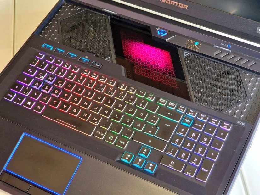 Gaming Laptop Acer Predator Helios 700 Gebraucht - GARANTIE 12M | 17,3" 144Hz  | Intel Core i7-9750H | RTX 2070 8GB | 32 GB | 512 SSD | WIN11