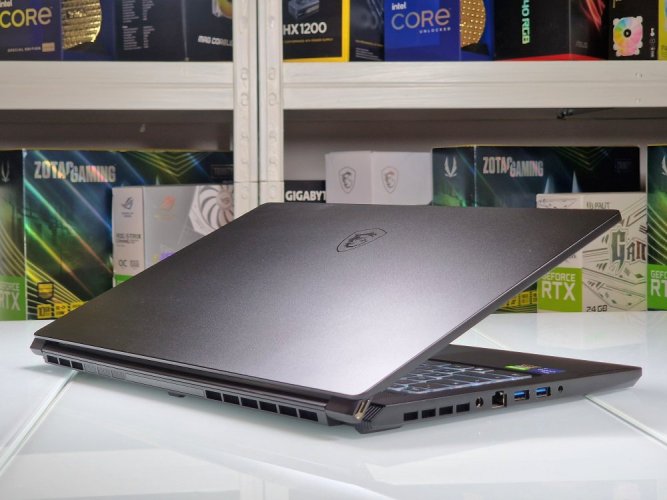 Gaming Laptop MSI Creator 17 - GARANTIE 24M | 17,3" 4K UHD 120Hz | Intel Core i7-11800H | RTX 3070 8GB | 32 GB | 1000 SSD | WIN11