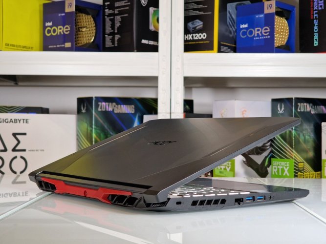 Gaming-Laptop Acer Nitro 5 - GARANTIE 12M | 15,6" 144Hz | Intel Core i5-10300H | RTX 3060 6GB | 16GB | 512 SSD | WIN11