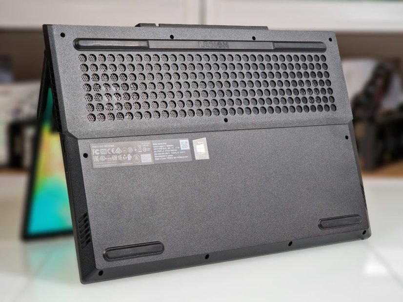 Herní notebook Lenovo Legion 5 • ZÁRUKA 12M • 15,6 FHD • Intel Core i7-10750H • RTX 2060 6GB • 16GB • 512GB SSD • WIN11