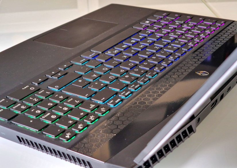 Gaming Laptop Dell Alienware M15 • GARANTIE 12M • 15,6 144Hz • i9-8950HK • RTX 2080 8GB • 16GB • 500 SSD • WIN11