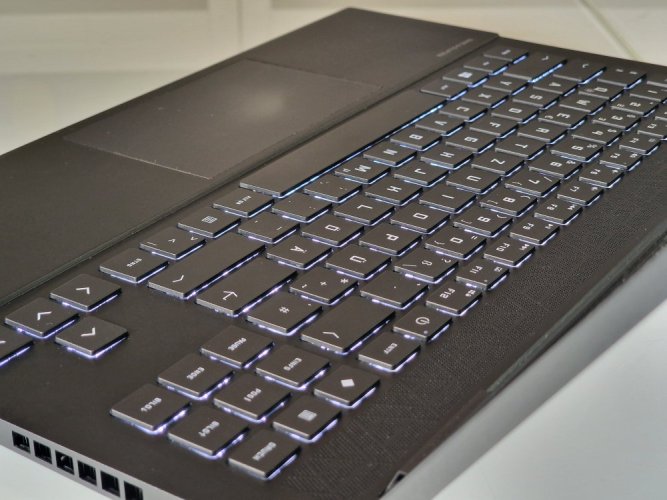 Gaming Laptop HP Omen 15 - GARANTIE 12M | 15,6" FullHD | AMD Ryzen 7 4800H | RTX 2060 6GB | 16GB | 512 SSD | WIN11