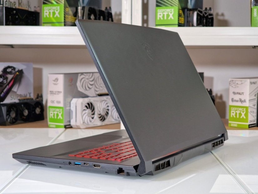 Gaming Laptop MSI Katana GF76 Refurbished - GARANTIE 12M | 17,3" 144Hz | Intel Core i7-11800H | 16 GB | RTX 3060 6 GB | 512GB SSD | WIN11