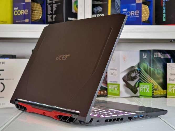 Gaming-Laptop Acer Nitro 5 - GARANTIE 12M | 15,6" 144Hz | Intel Core i5-10300H | RTX 3060 6GB | 16GB | 512 SSD | WIN11