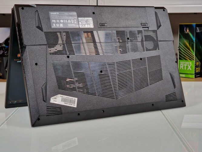 Herní notebook GIGABYTE A7 K1 -ZÁRUKA 12M | 17,3" 144Hz | AMD RYZEN 7 5800H | RTX 3060 6GB | 16GB | 1000 SSD