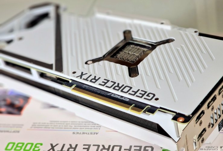 Grafikkarte gebraucht ASUS ROG STRIX  GeForce RTX 3080 Gaming 10GB White Edition - GARANTIE 12M