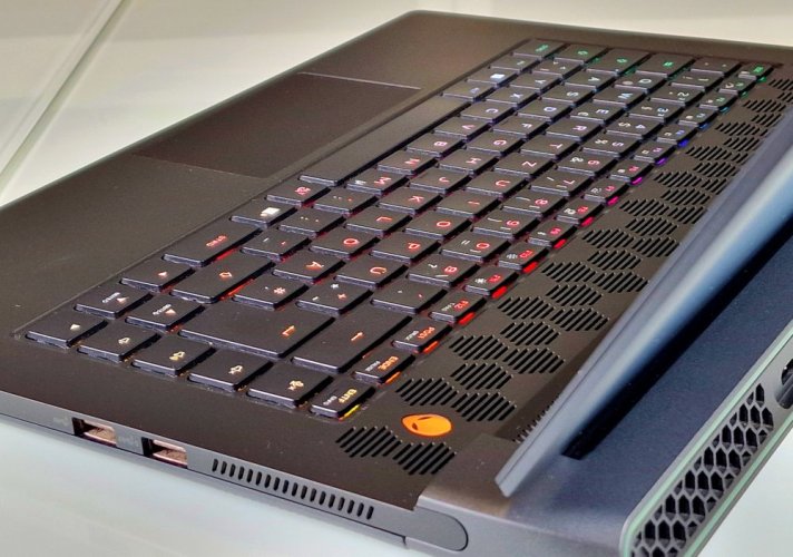 Herní notebook Dell Alienware M15 R5 - ZÁRUKA 12M | 15,6" QHD 240Hz | Intel Core i7-12700H | RTX 3060 6GB | 16GB DDR5 | 1000 SSD | WIN11