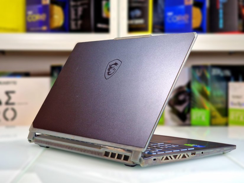Gaming Laptop MSI Cyborg 15 A13V • GARANTIE 12M • 15,6 144 Hz • Intel Core i5-13420H • RTX 4060 8GB • 16GB DDR5 • 512 SSD • WIN11