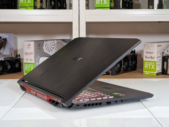 Gaming-Laptop Acer Nitro 5 - GARANTIE 12M | 17,3" 144Hz FullHD | AMD Ryzen 7 5800H | RTX 3060 6GB | 16GB | 1TB SSD | WIN11