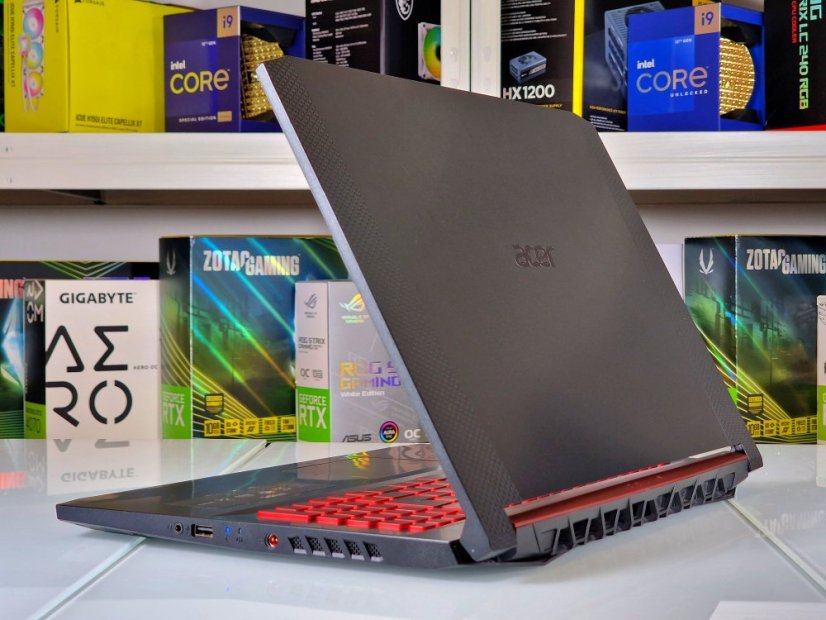 Herní notebook Acer Nitro 5 - ZÁRUKA 12M  | 17,3" 120Hz | i7-9750H | GTX 1660Ti 6GB | 16GB | 512 SSD | WIN11