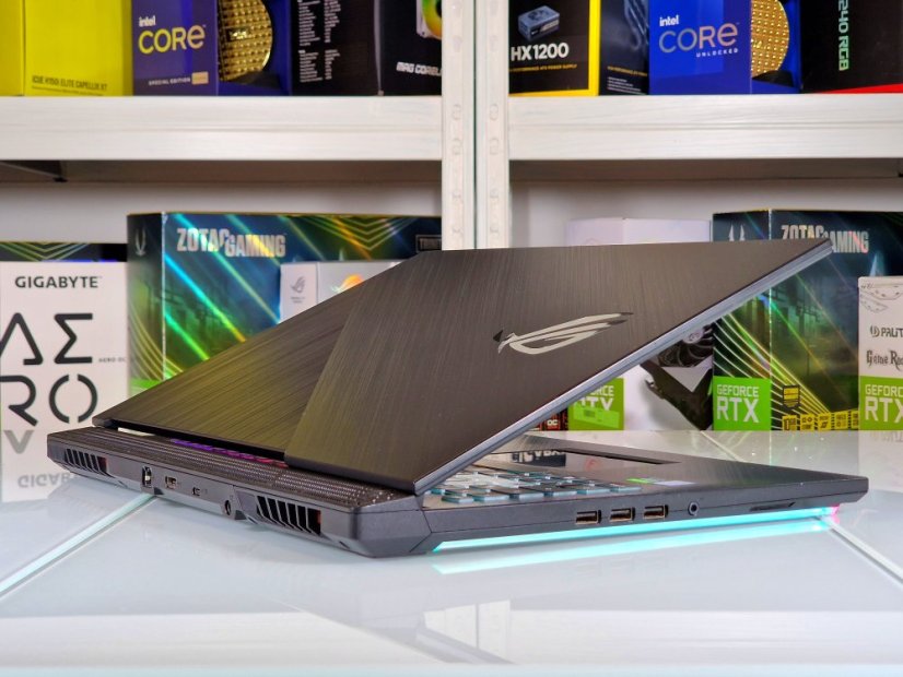 Gaming Laptop ASUS ROG Strix SCAR III G17 Gebraucht - GARANTIE 12M  | 17,3" 144 Hz | Intel Core i7-9750H | RTX 2070 8 GB | 16GB | 512 SSD +1TB | WIN11