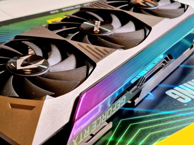 Grafikkarte gebraucht ZOTAC GAMING GeForce RTX 3080 AMP HOLOBLACK 10GB - GARANTIE 12M
