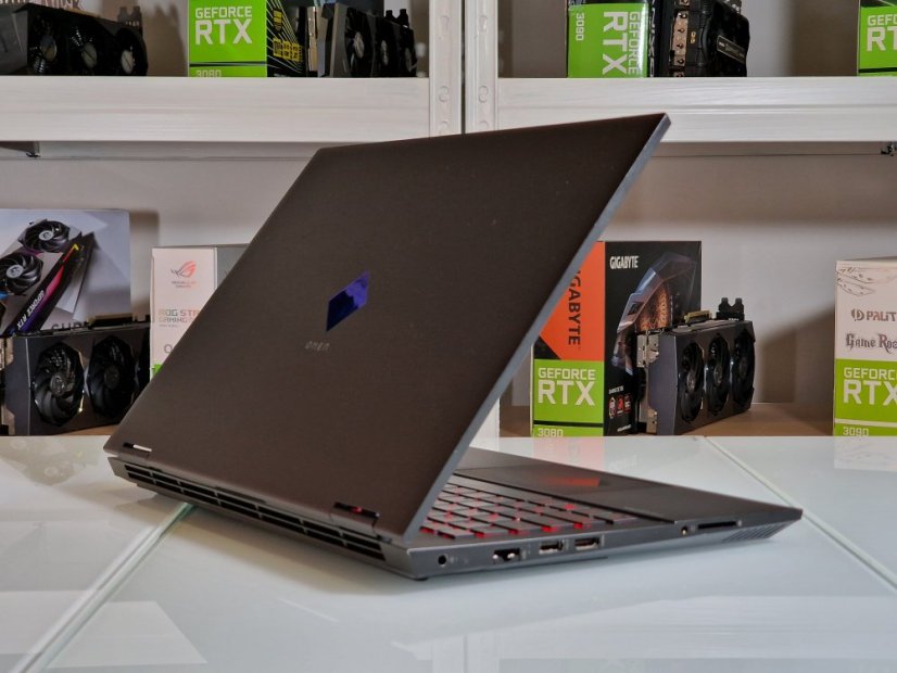 Gaming Laptop HP Omen 15 Gebraucht - GARANTIE 12M | 15,6" 144Hz | Intel Core i7-10750H | RTX 2070 8GB | 32GB | 1000 SSD | WIN11