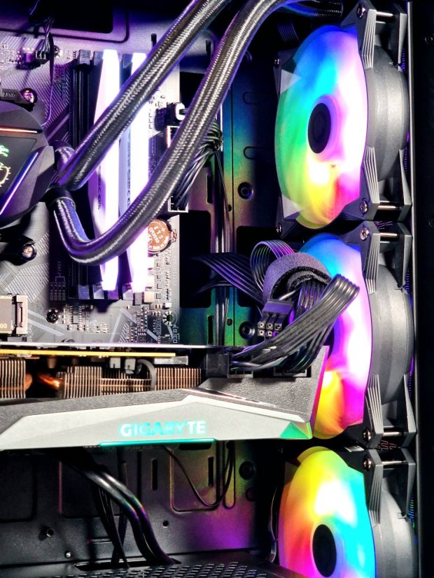 Herné PC LAZARUS • ZÁRUKA 24M • AMD Ryzen 5 5600 • RX 6700 XT 12GB • 16GB • 512 SSD • WIN11