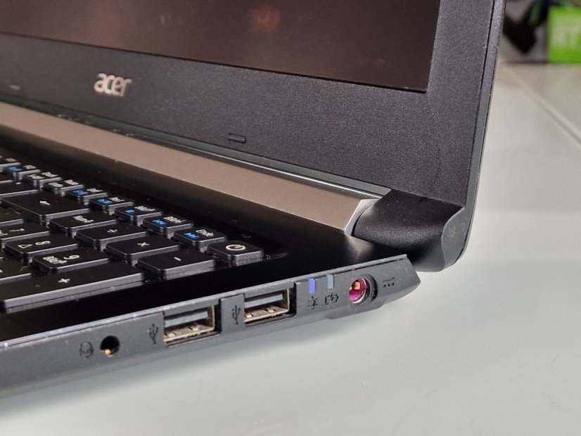 Herní notebook Acer Aspire 7 - ZÁRUKA 12M | 15,6" Full HD | Intel Core i7-7700HQ | GTX 1050 | 12 GB | 128 SSD + 1TB HDD | WIN11