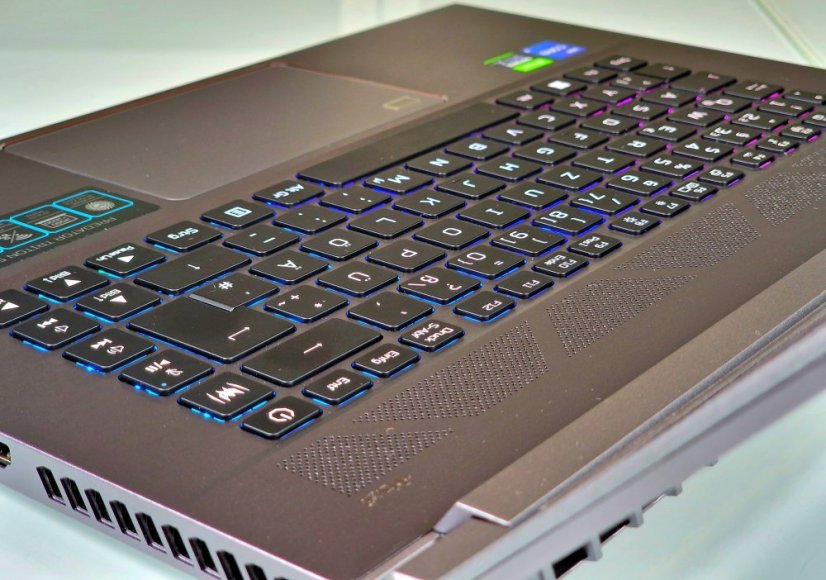 Gaming Laptop Acer Predator Triton 300 SE Gebraucht - GARANTIE 12M | 16" WQXGA 240Hz | Intel Core i7-12700H | RTX 3070 Ti  8GB | 16 GB DDR5 | 1TB SSD | WIN11