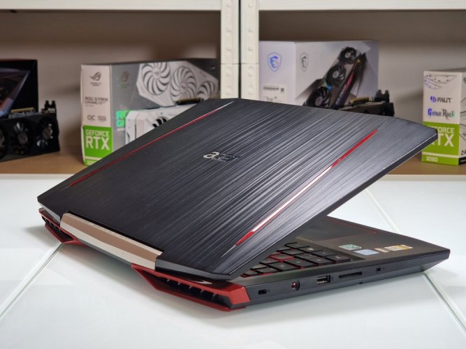 Gaming Laptop Acer Aspire VX - GARANTIE 12M | 15,6" Full HD | Intel Core i7-7700HQ | GTX 1050 4GB | 16 GB | 256 SSD+1 TB HDD | WIN11