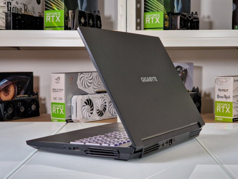 Gaming Laptop GIGABYTE A5 Gebraucht - GARANTIE 12M | 15,6" 144Hz | AMD RYZEN 5 5600H | RTX 3060 130W | 16GB | 512 SSD | WIN11