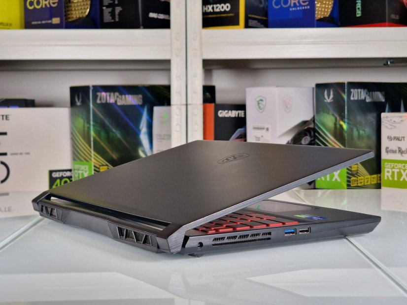 Gaming Laptop MSI Katana GF66 • GARANTIE 12M • 15,6 144Hz • Intel Core i7-11800H • 16 GB • RTX 3060 6GB • 512 GB SSD • WIN11