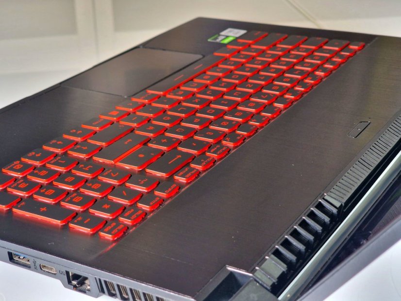 Gaming Laptop MSI GF75 Thin Gebraucht - GARANTIE 12M | 17,3" 144Hz | i5-10300H Comet Lake | GTX 1650 4GB | 16GB | 512 SSD | WIN11