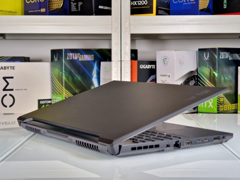 Gaming Laptop ASUS TUF Gaming A16 Gebraucht - GARANTIE 12M  | 16,1" 165Hz | AMD Ryzen 7 7735HS | RX 7600S 8GB | 16GB DDR5 | 1000 SSD | WIN11