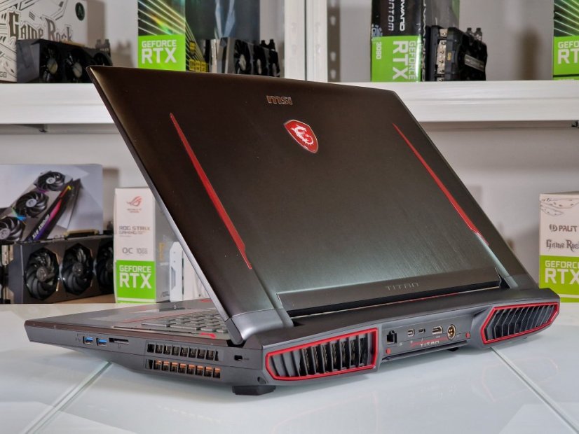 Gaming Laptop MSI TITAN GT75 • GARANTIE 12M • 17,3 FHD 120Hz • Intel Core i7-7700HQ • GTX 1080 8GB • 16 GB • 512 SSD • WIN11