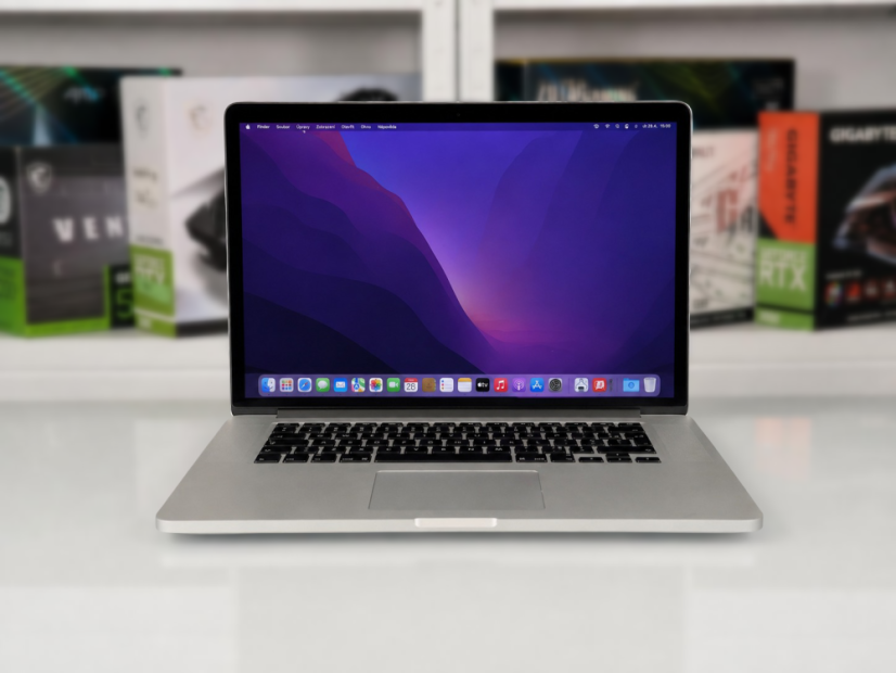 Apple MacBook Pro 15 2015 • ZÁRUKA 12M • 15,4 Liquid Retina • Intel Core i7 • AMD R9 M370X • 16GB • 512 SSD • macOS