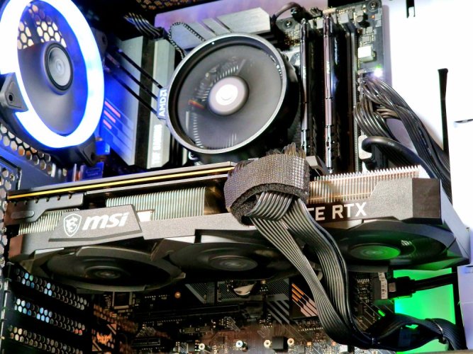 Herné PC compraider - ZÁRUKA 12M | AMD Ryzen 5 5600G | RTX 3070 8GB  | 16GB | 250 SSD+4TB HDD