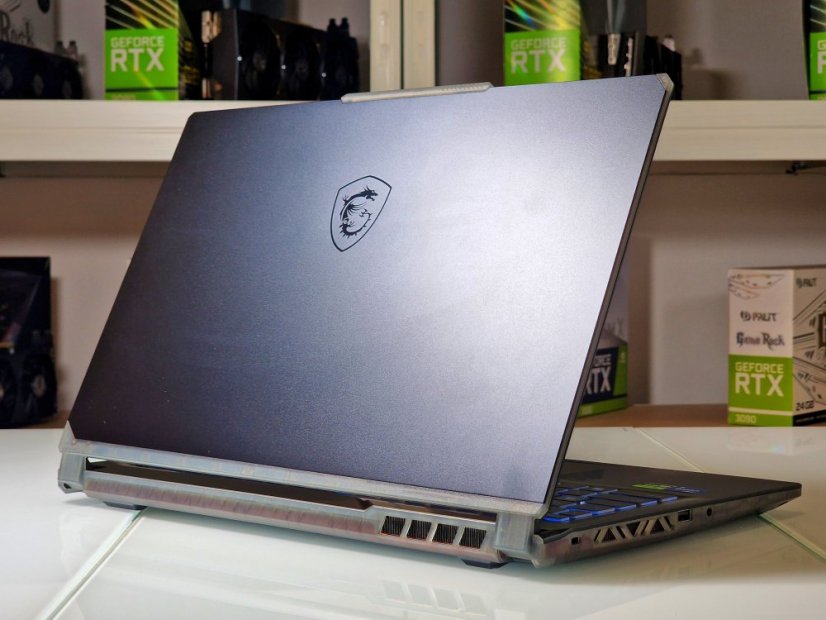 Gaming Laptop MSI Cyborg A12VF Gebraucht - GARANTIE 24M | 15,6" 144 Hz | Intel Core i5-12450H | RTX 4060 8GB | 16GB DDR5 | 1000SSD | WIN11