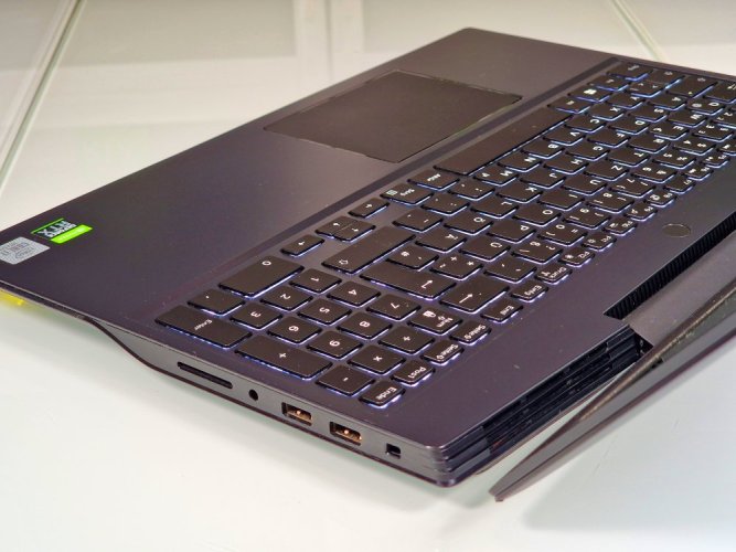 Gaming Laptop Dell G5 Gaming - GARANTIE 12M | 15,6" 144Hz | Intel Core i7-10750H | RTX 2060 6GB | 16GB | 1000 GB SSD | WIN11