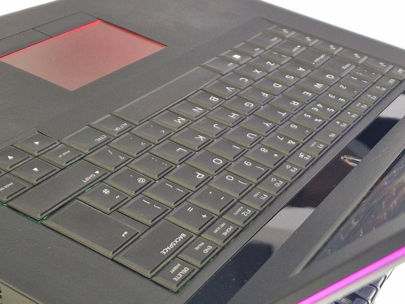 PC Portable Gamer Dell Alienware M15 R3 • GARANTIE 12M • 15,6 FHD 120Hz • i7-7820HK • GTX 1080 8GB • 16GB • 512 SSD + 1TB HDD • WIN11