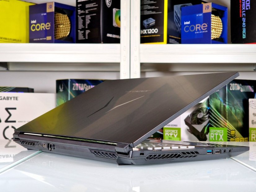 Gaming Laptop MEDION ERAZER Defender E10 Gebraucht - ZÁRUKA 12 | 17,3" 144Hz | Intel Core i7-10750H | 32GB | RTX 3060 6GB | 512 SSD + 2TB HDD | WIN11