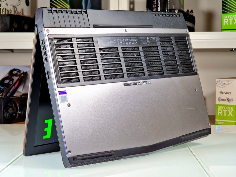 PC Portable Gamer Dell Alienware M15 R3 - GARANTIE 12M | 15,6" 120Hz | i7-7820HK | GTX 1070 8Go | 16Go | 512 SSD + 1TB HDD | WIN11