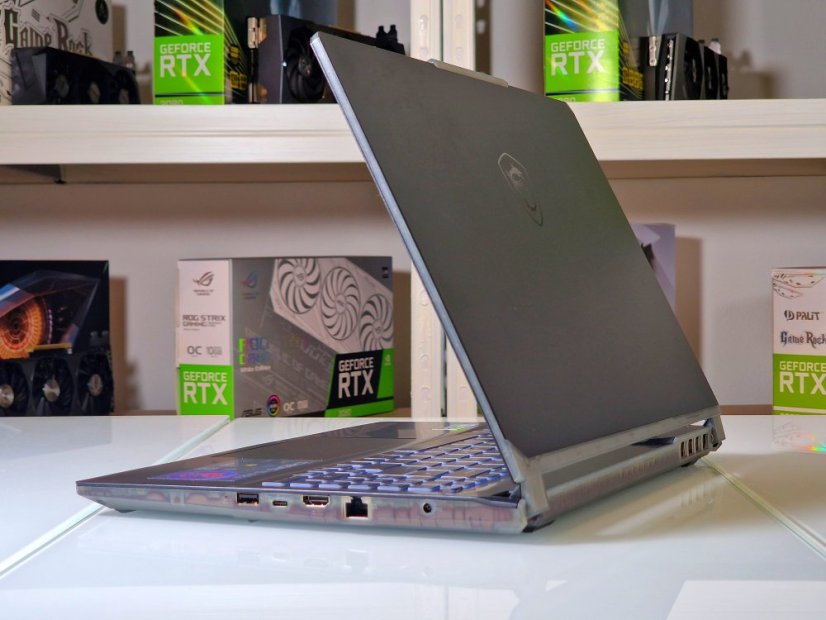 Gaming Laptop MSI Cyborg A12VF Gebraucht - GARANTIE 24M | 15,6" 144 Hz | Intel Core i5-12450H | RTX 4060 8GB | 16GB DDR5 | 1000SSD | WIN11
