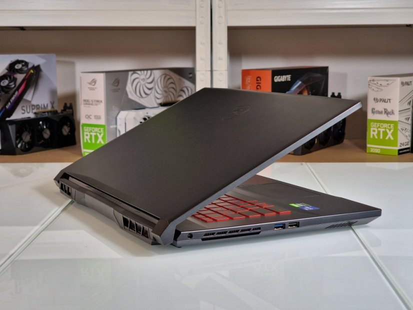 Gaming Laptop MSI Katana GF76 Refurbished - GARANTIE 12M | 17,3" 144Hz | Intel Core i7-11800H | 16 GB | RTX 3060 6 GB | 512GB SSD | WIN11