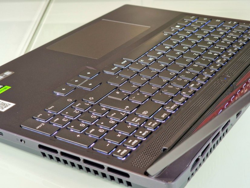 Gaming Laptop Lenovo Legion 5 Slim Gebraucht - GARANTIE 24M | 16" WQXGA 165Hz | AMD Ryzen 8845HS | RTX 4070 8GB | 16GB DDR5 | 1000 SSD | WIN11