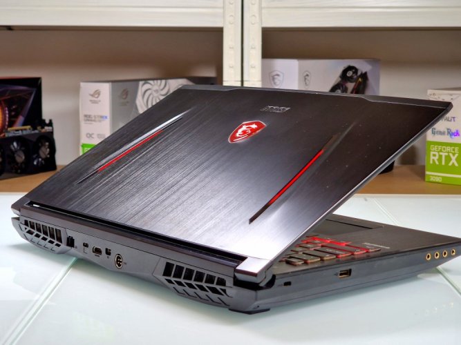 Gaming Laptop MSI GT62VR Dominator Pro - GARANTIE 12M | 15,6" Full HD 120Hz | Intel Core i7-7820HK | GTX 1070 8GB | 16GB | 128SSD + 1TB | WIN11