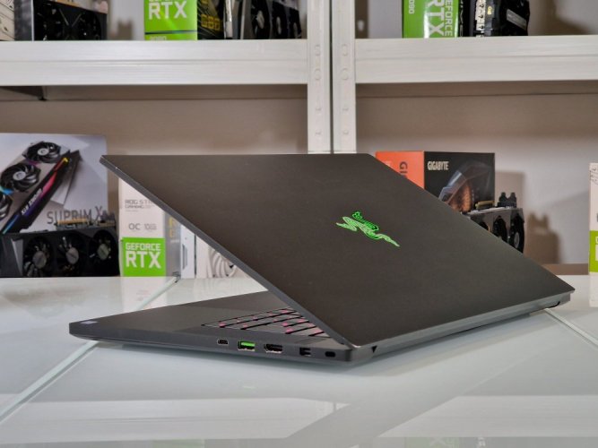 Herný notebook Razer Blade 15 - ZÁRUKA 12M | 15,6" 144Hz | Intel Core i7-8750H | 16GB | GTX 1060 6GB | 256 SSD | WIN11