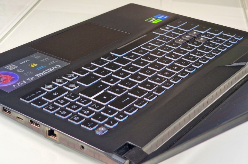 Gaming Laptop MSI Cyborg A12VF Gebraucht - GARANTIE 24M | 15,6" 144 Hz | Intel Core i5-12450H | RTX 4060 8GB | 16GB DDR5 | 1000SSD | WIN11
