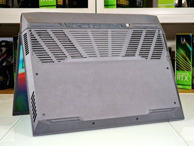 Gaming Laptop Dell Gaming G15 - GARANTIE 12M | 15,6" 360Hz | Intel Core i7-11800H | RTX 3060 6GB | 32 GB | 1000 SSD | WIN11