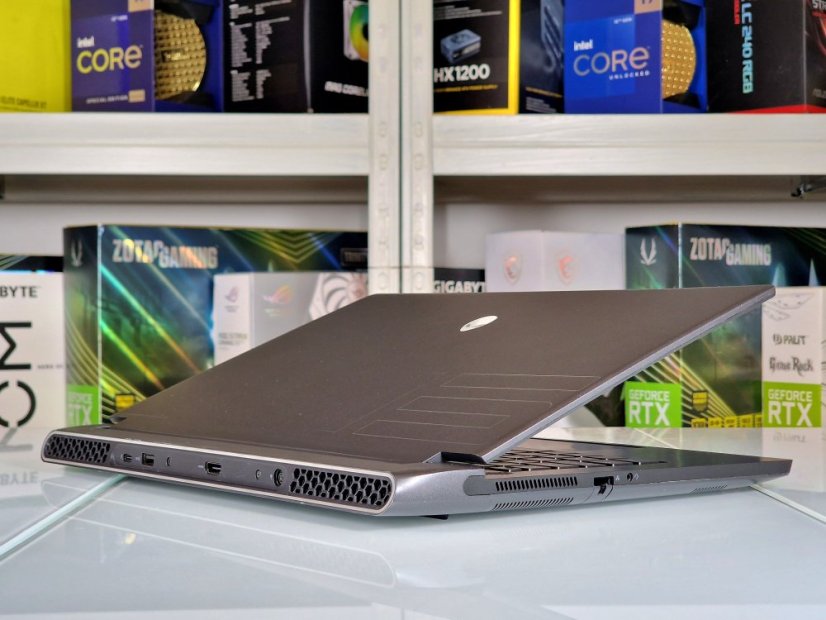 Herní notebook Dell Alienware M15 R6 - ZÁRUKA 12M | 15,6" QHD 240Hz | Intel Core i7-11800H | RTX 3060 6GB | 16GB | 1000 SSD | WIN11