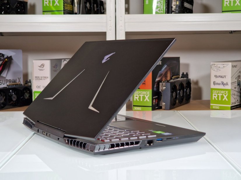Gaming Laptop GIGABYTE AORUS 15 WA Refurbished - GARANTIE 12 | 15,6" 144Hz | Intel Core i7-9750H | 32 GB | RTX 2060 6GB | 512 GB SSD+2TB HDD | WIN11