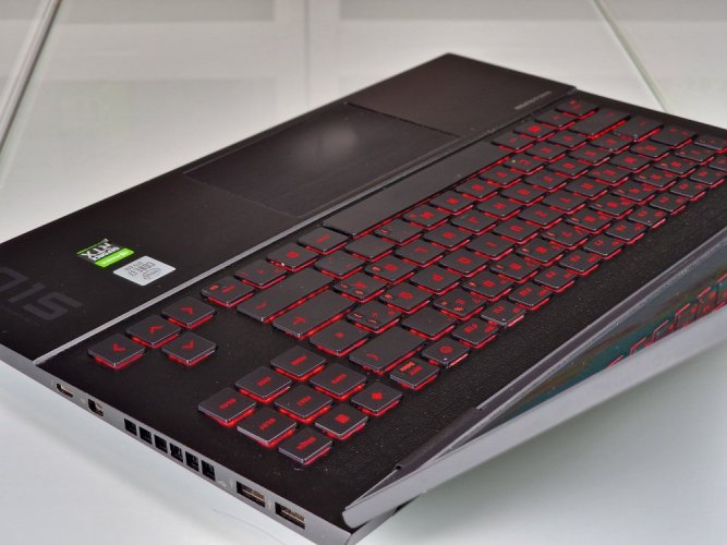 Gaming Laptop HP Omen 15 - GARANTIE 12M | 15,6" 144Hz | Intel Core i7-10750H | RTX 2070 8GB | 32GB | 1000 SSD | WIN11