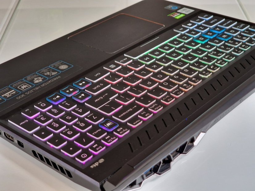 PC Portable Gamer Acer Predator Helios 300 • GARANTIE 12M • ZÁRUKA 12M • 15,6 144Hz • Intel Core i7- 10870H • RTX 3060 6GB • 32 GB • 1TB SSD
