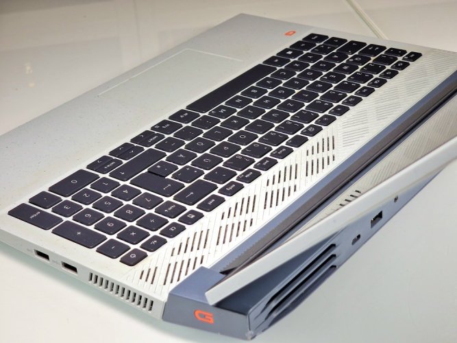 Herní notebook Dell Gaming G15 Ryzen Edition - ZÁRUKA 12M | 15,6" 120Hz | AMD Ryzen 7 5800H | RTX 3060 6GB | 16 GB | 512 SSD | WIN11