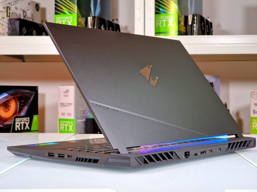 Gaming Laptop GIGABYTE AORUS 15 Gebraucht - GARANTIE 12M | 15,6" QHD 165Hz | Intel Core i7-13700H | 16 GB DDR5 | RTX 4070 8GB | 1TB SSD | WIN11