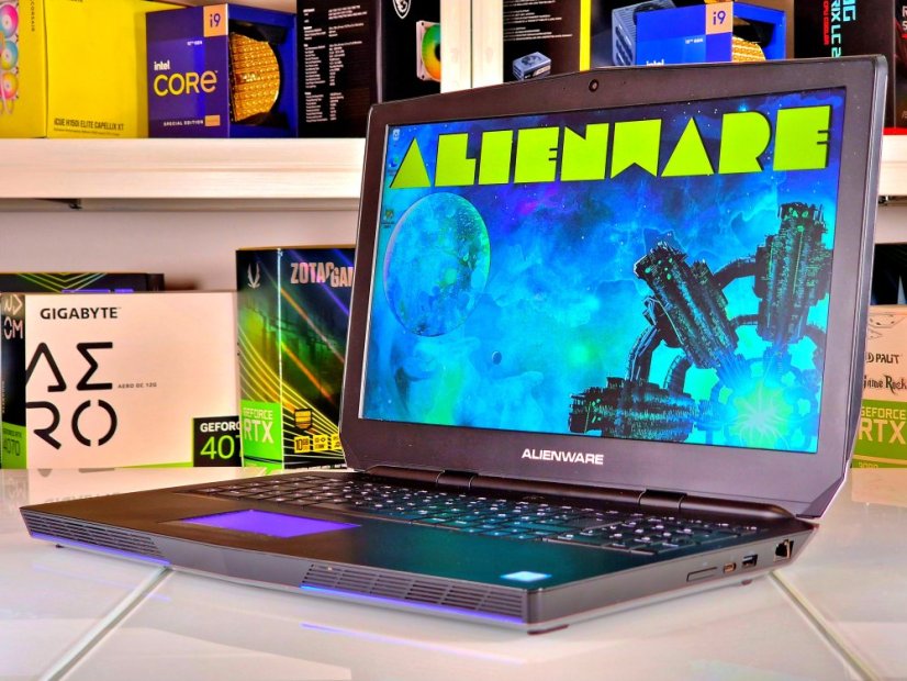 Gaming Laptop Dell Alienware 17 R3 Gebraucht - GARANTIE 12M | 17,3" FullHD | i7-6820HK | GTX 980 8GB | 16GB | 1000 SSD | WIN11