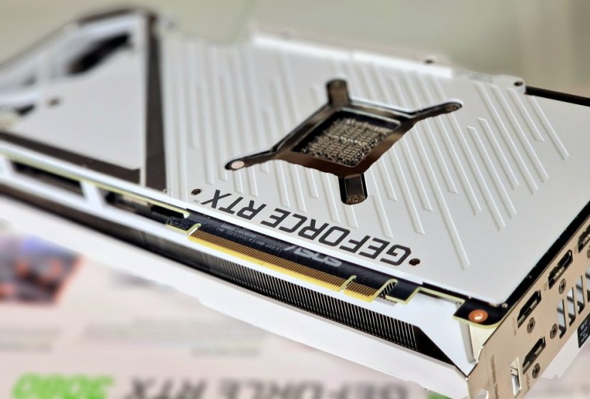Grafikkarte ASUS ROG Strix GeForce RTX 3080 White OC Edition 10GB  • GARANTIE 12M